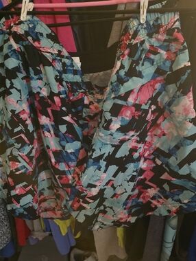 Fabletics 2X Women’s Abstract Print Athletic Shorts